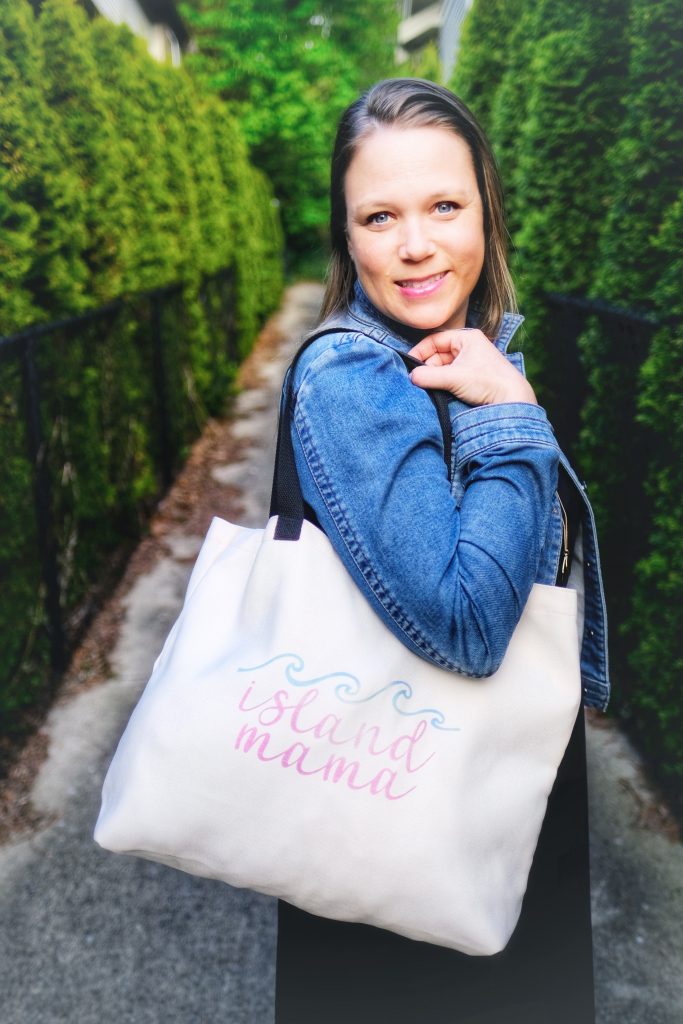 DIY Travel Tote Bag with Cricut EasyPress 2 - Mom Endeavors